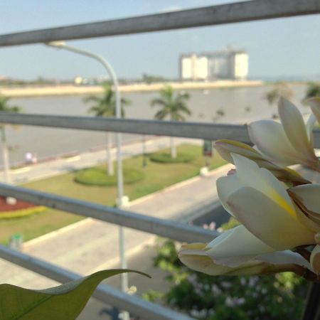 New Season Riverside Hotel Phnom Pen Exterior foto