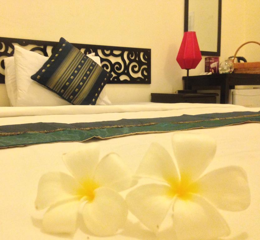 New Season Riverside Hotel Phnom Pen Exterior foto