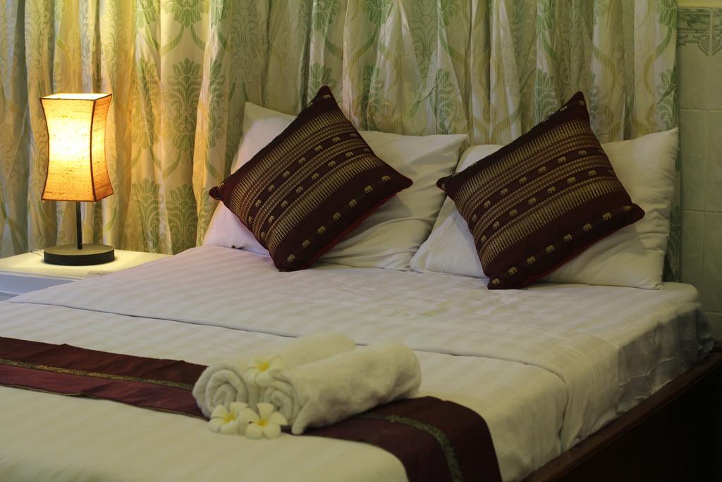 New Season Riverside Hotel Phnom Pen Exterior foto