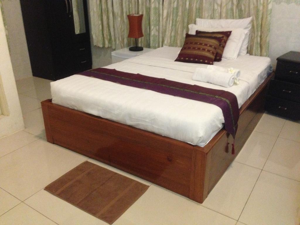 New Season Riverside Hotel Phnom Pen Exterior foto