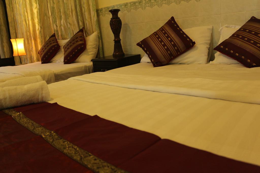New Season Riverside Hotel Phnom Pen Exterior foto