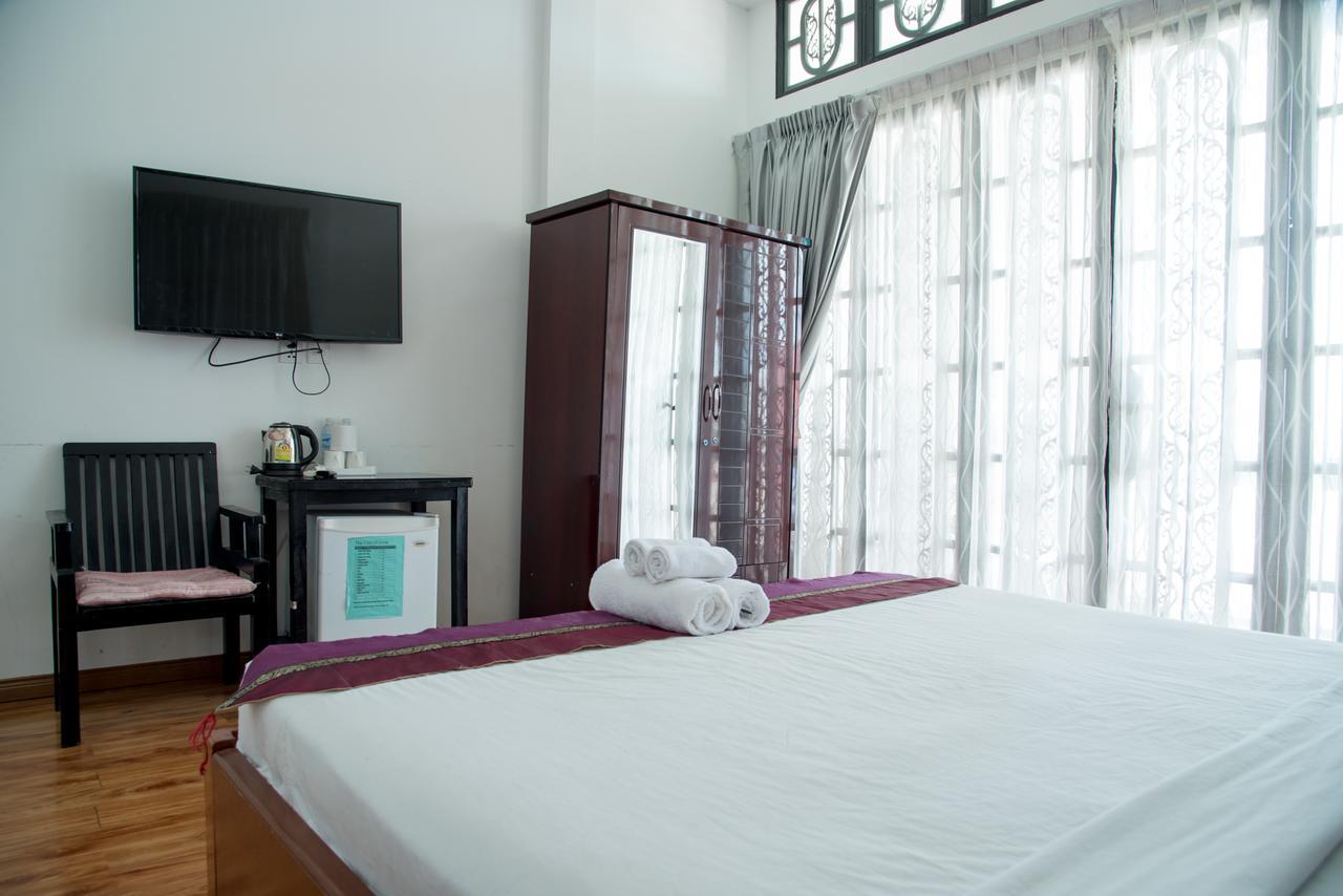 New Season Riverside Hotel Phnom Pen Exterior foto