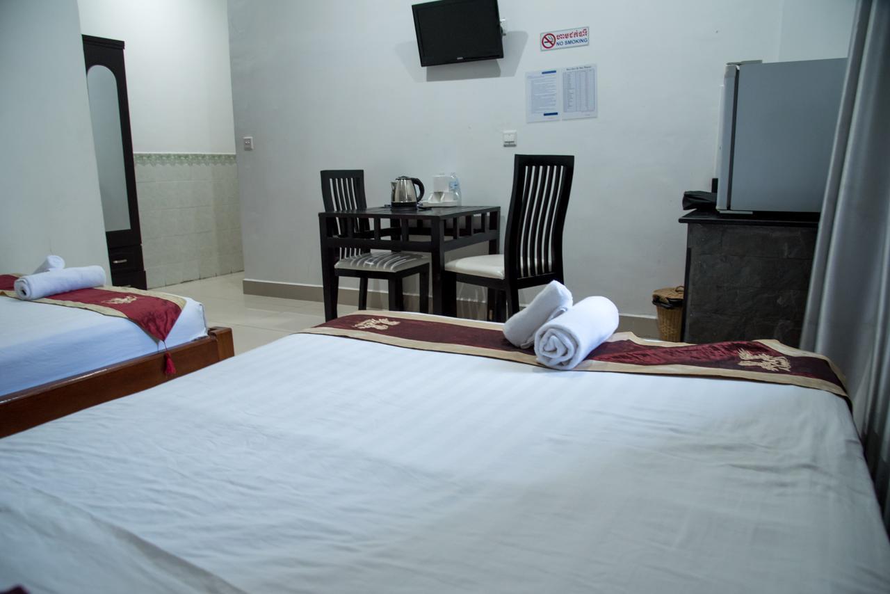 New Season Riverside Hotel Phnom Pen Exterior foto