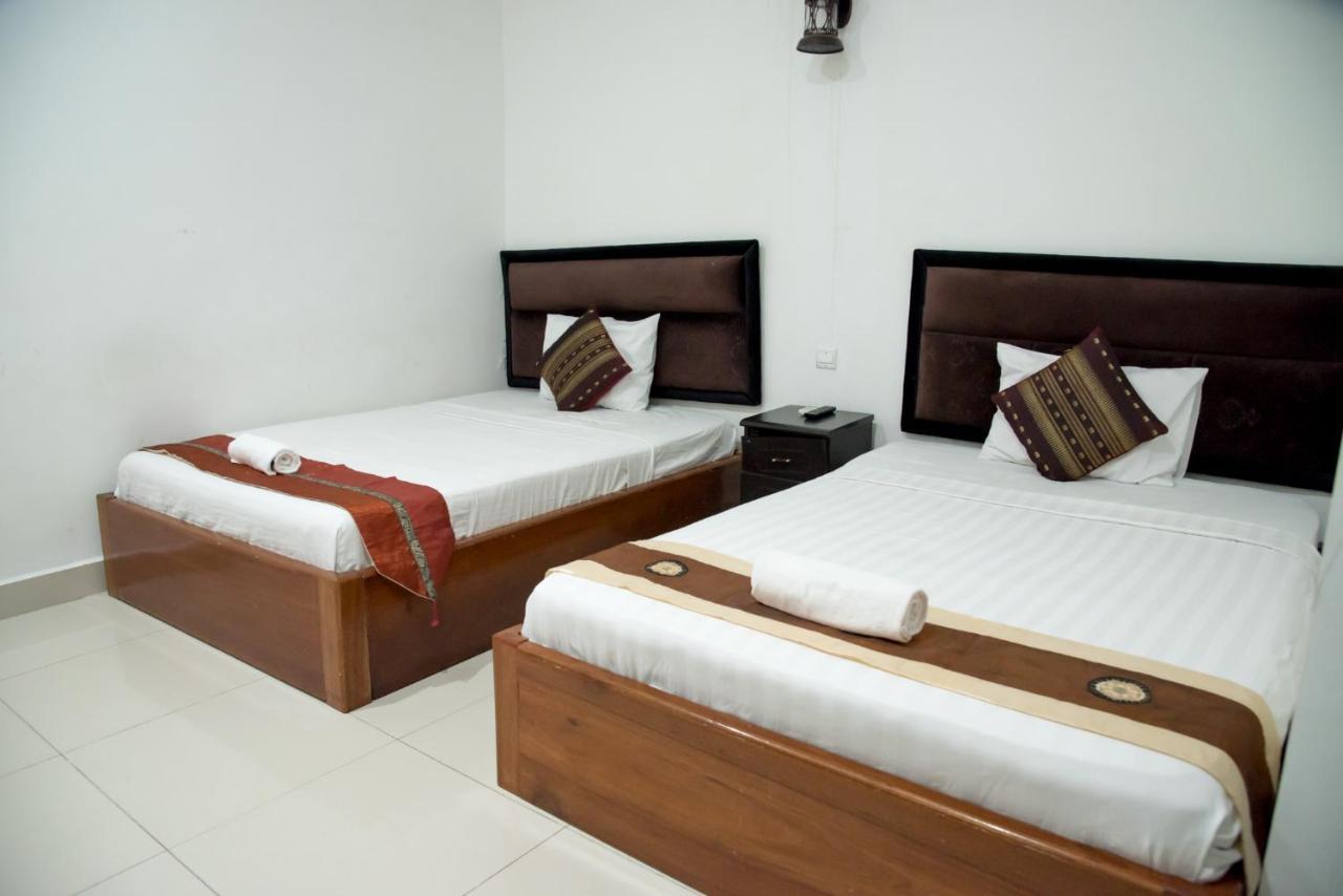 New Season Riverside Hotel Phnom Pen Exterior foto